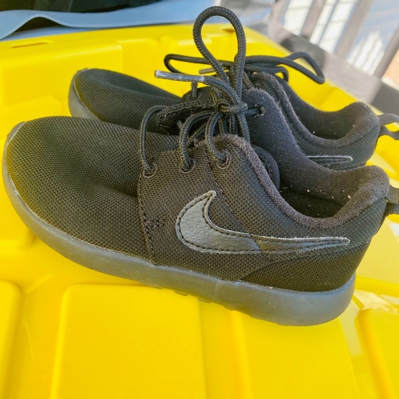 kids roshe one